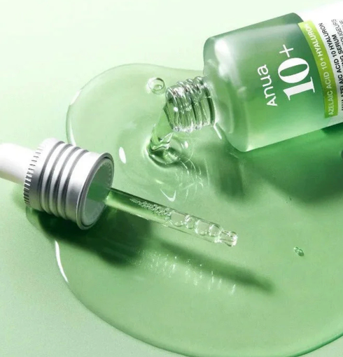 ANUA Azelaic Acid 10 Hyaluron Redness Soothing Serum flacone con gocce traslucide