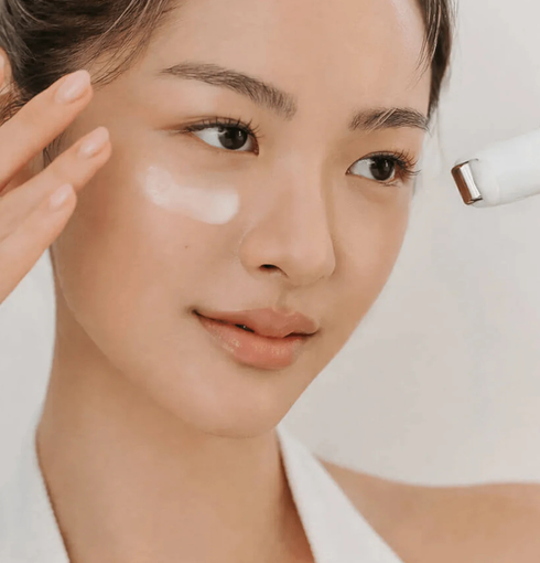 DR.ALTHEA Retinol Flat Iron Eye Roller (25 g) | NIASHA.ch