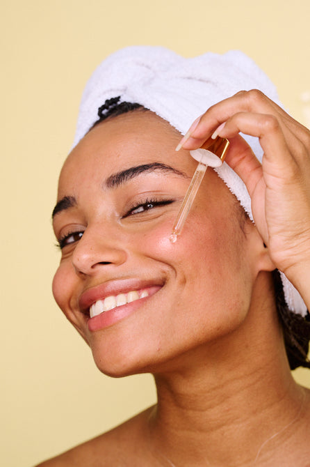 <p>HAPPY SKIN, <br/>GLOWY YOU</p>