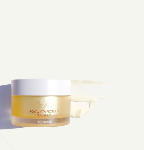 DR. CEURACLE Royal Vita Propolis 33 Cream Switzerland - Texture
